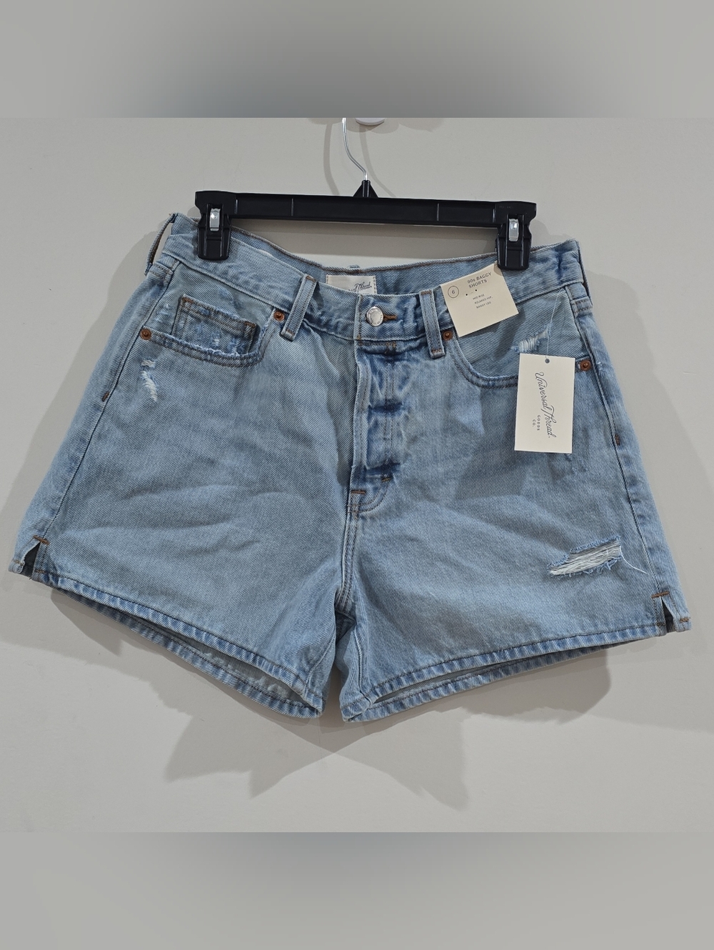 Universal Thread Women's 90s Baggy Denim Shorts Light Wash Mid Rise Size 6